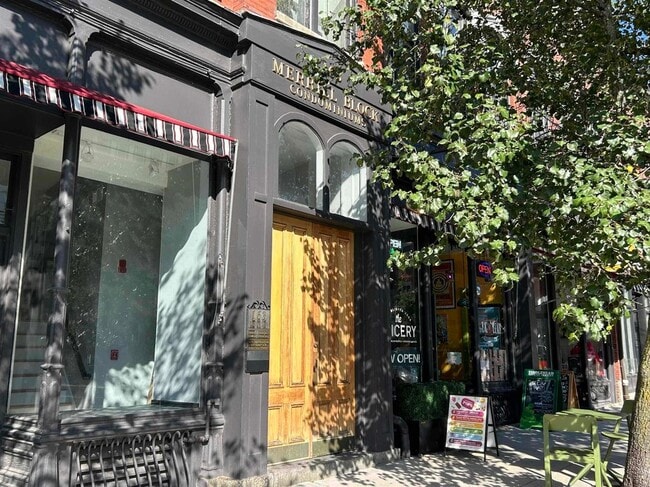 Building Photo - 163 Water, B-2