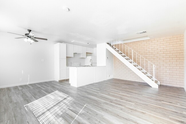 Foto del edificio - 2750 W Fairmont Ave