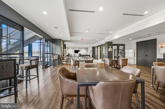 Foto del edificio - 23651 Havelock Walk Ter