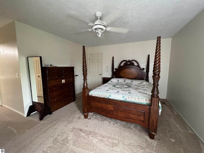 Foto del edificio - 3750 Zimmerman Rd