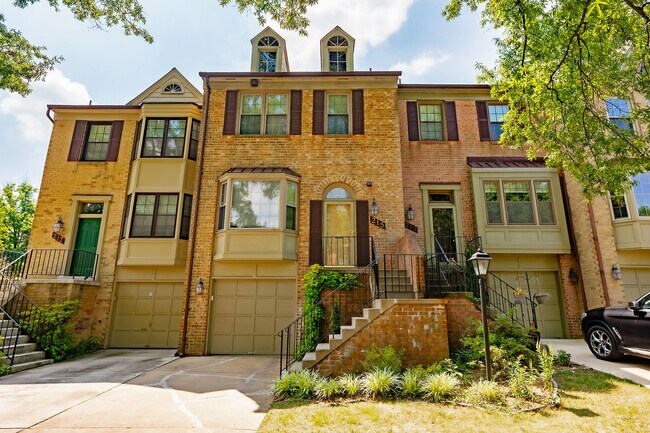 Foto del edificio - Great 3br 2.5 Bath Townhome in Rockville MD