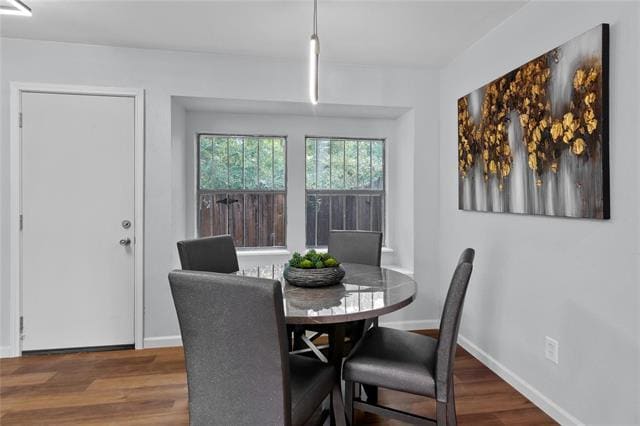 Foto del edificio - 212 Creek Cove Dr