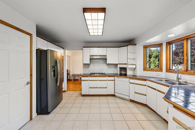 Foto del edificio - 39089 Casimira Ave