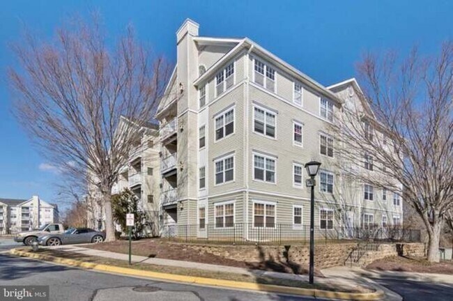 Building Photo - Normandy Place #306