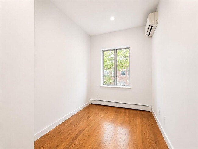 Foto del edificio - 1024 67th St