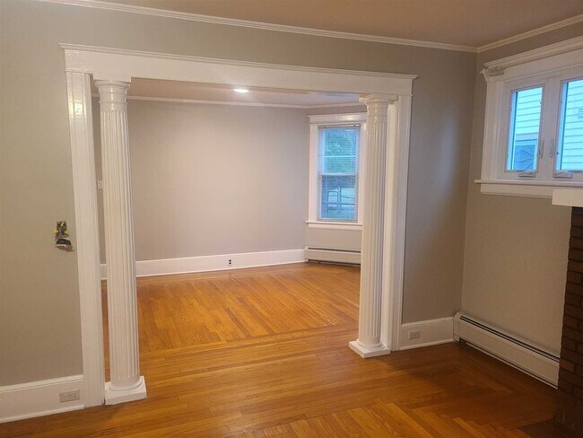 Building Photo - 6 Hanscom Ave