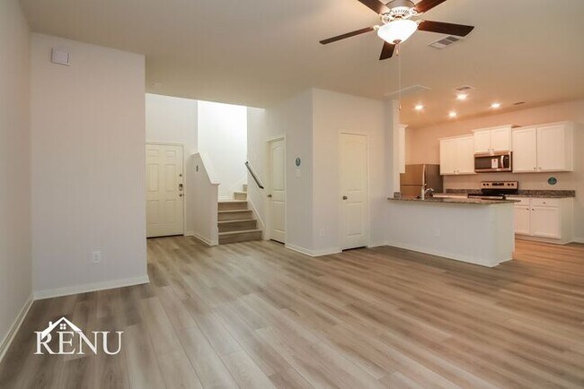 Foto del edificio - 10466 Sweetwater Creek Dr