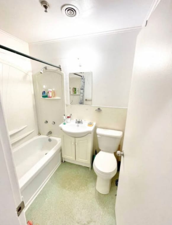 Building Photo - 2-Bedroom - 1 Bathroom Apartment – Uptown ...