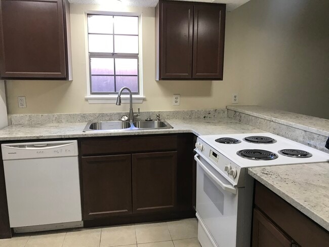 Building Photo - 339 Woodham Ct