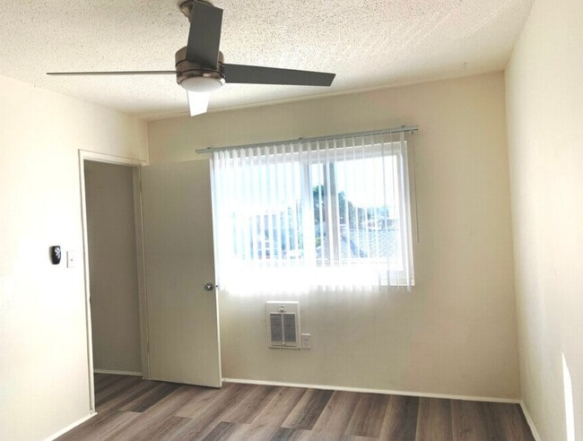 Bedroom - 118546 Inglewood Ave