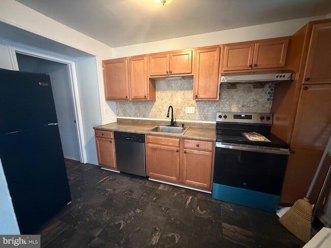 Photo - 21 Monhegan Ct Townhome