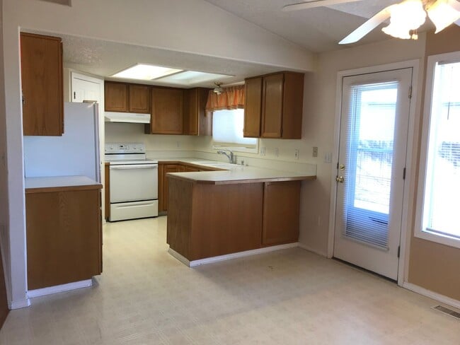 Foto del edificio - 2685 N Arrow Wood Ave