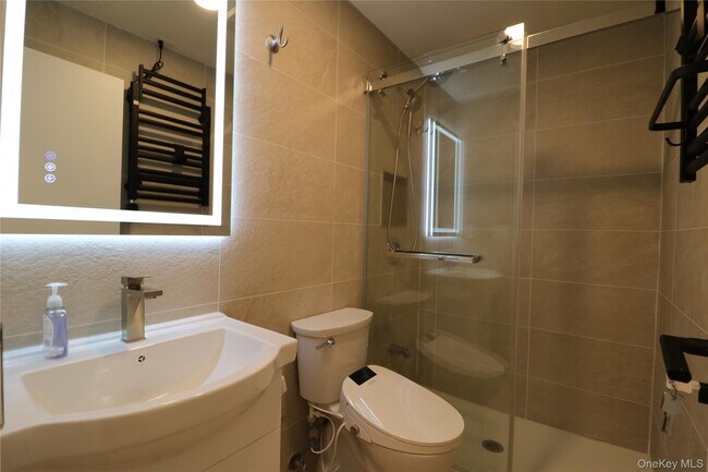 Foto del edificio - 6656 Saunders St