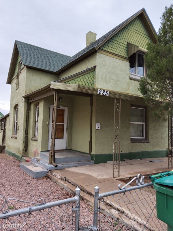 Building Photo - 225 Nelson Ave