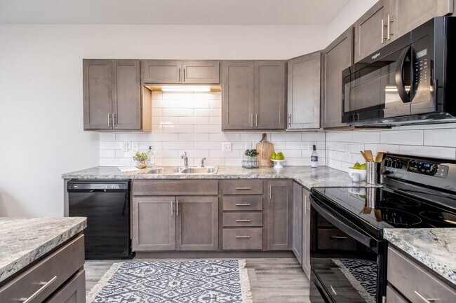 Foto del edificio - Beautiful 2BR/2BA Unit Available in Senior Living Community (55+)