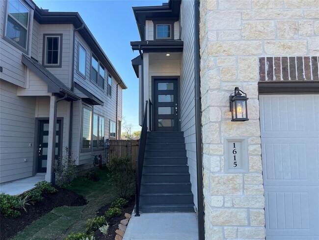 Foto del edificio - 1615 Rustling Creek Dr