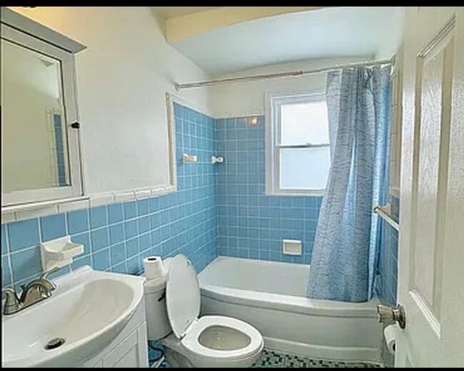 Building Photo - 21337 Audette St