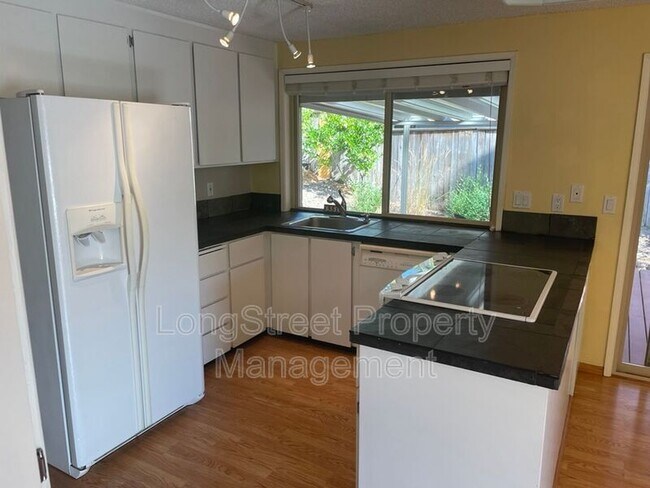 Building Photo - 5510 NW Innisbrook Pl