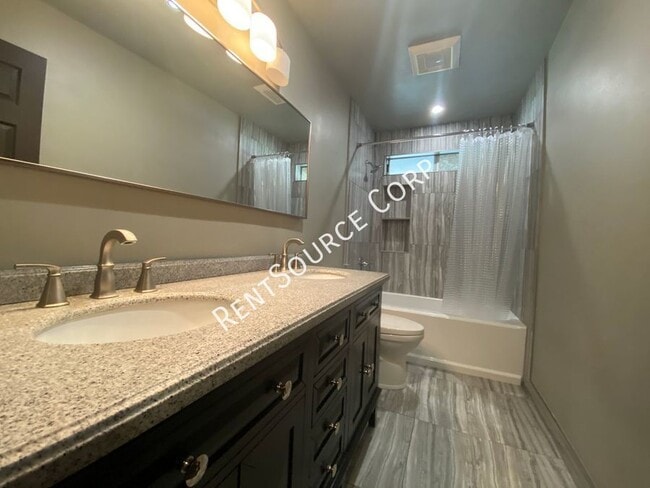 Foto del edificio - 2 Bedroom Single Story Home For Lease in C...