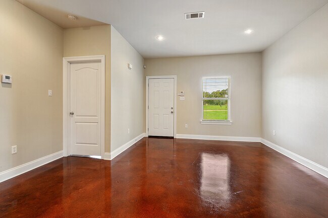 Building Photo - 46029 Lee Hughes Rd