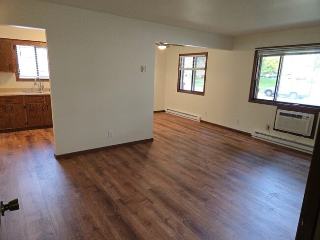 View into unit, livingrm - 141 Maple Ave S
