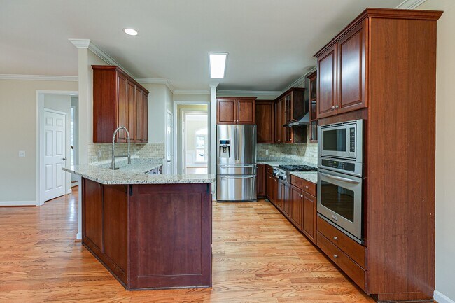 Building Photo - 808 Callahan Pl