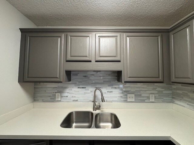 Foto del edificio - 3252 Cypress Ln