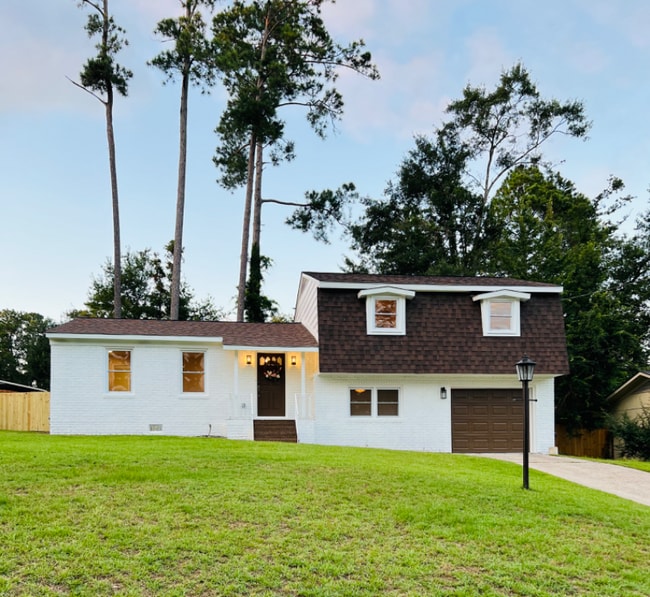 Building Photo - 3179 River Oak Rd
