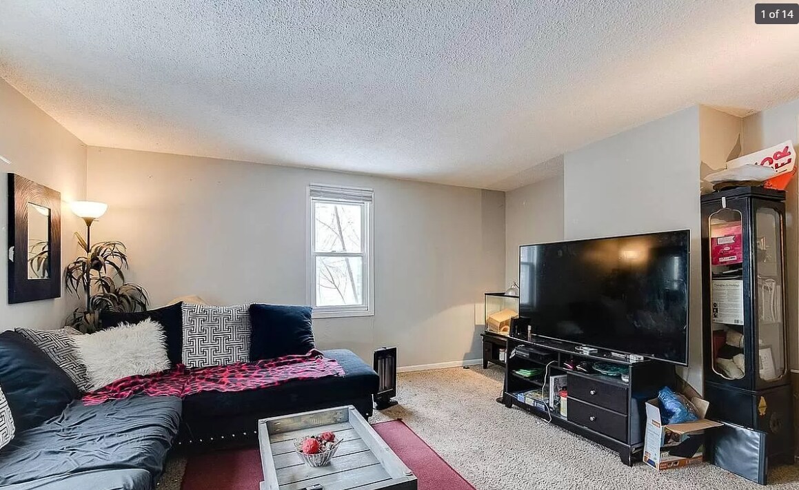 Foto principal - 3200 Blaisdell Ave