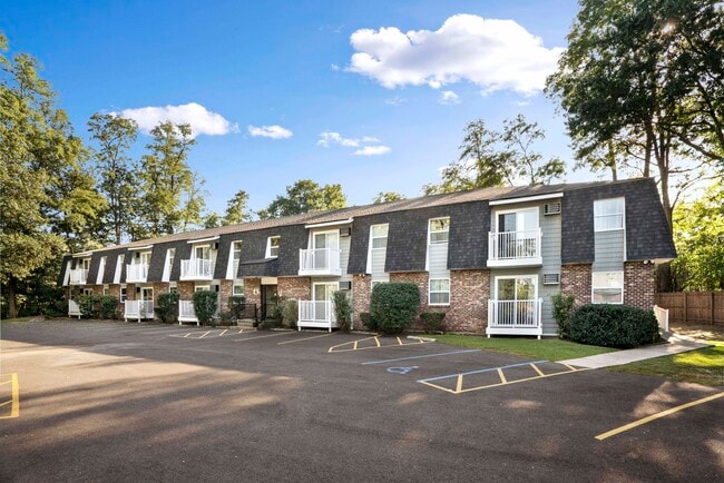 Foto del edificio - Brookview Court Apartments