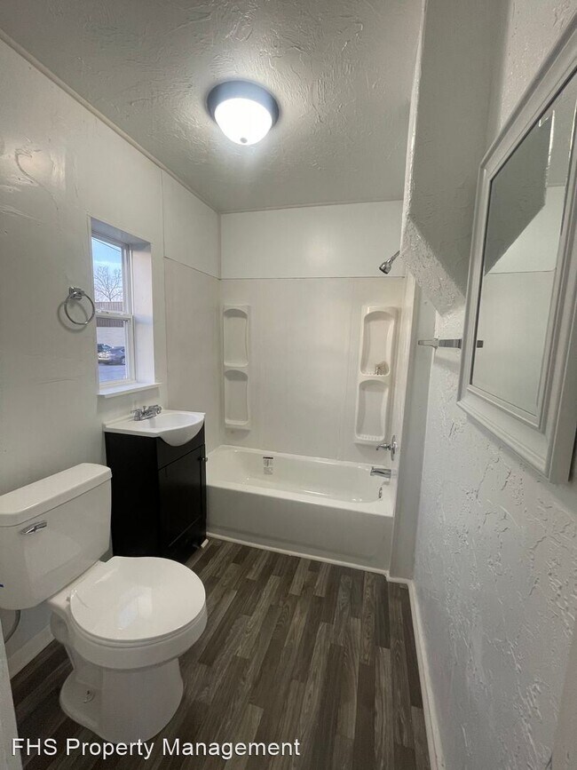 Foto del edificio - 1 br, 1 bath House - 1071 E Commercial Unit A