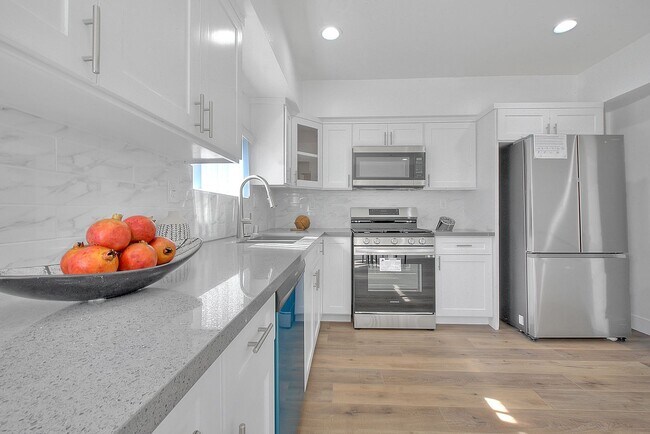 Foto del edificio - 11726 Hamlin St