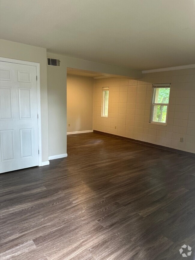 Building Photo - 2307 Columbia Ct