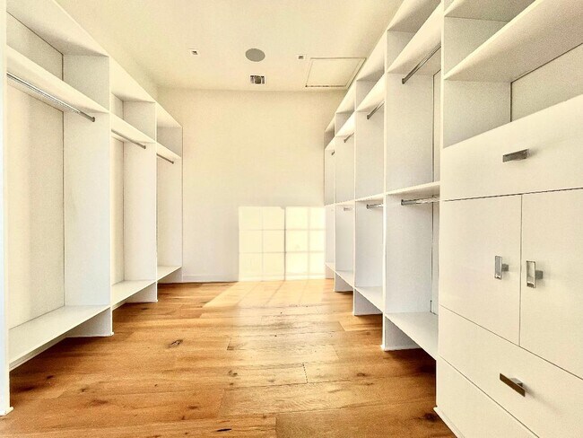 Foto del edificio - 1545 S Monte Viento St