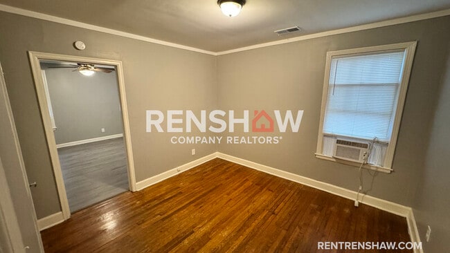 Building Photo - 1059 Maria St