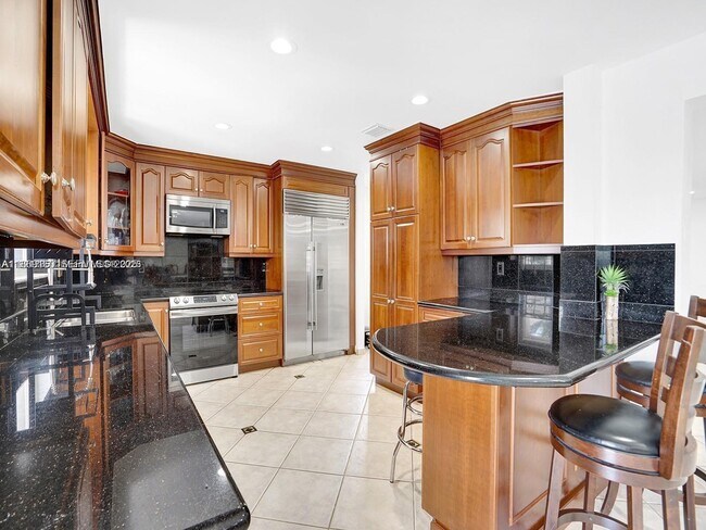 Building Photo - 5343 NW 111th Ct