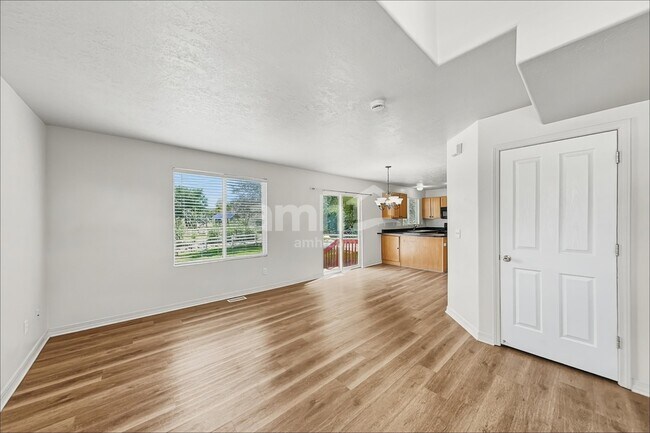 Foto del edificio - 13631 Clipper Ridge Way
