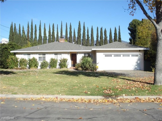 Building Photo - 423 W Le Roy Ave