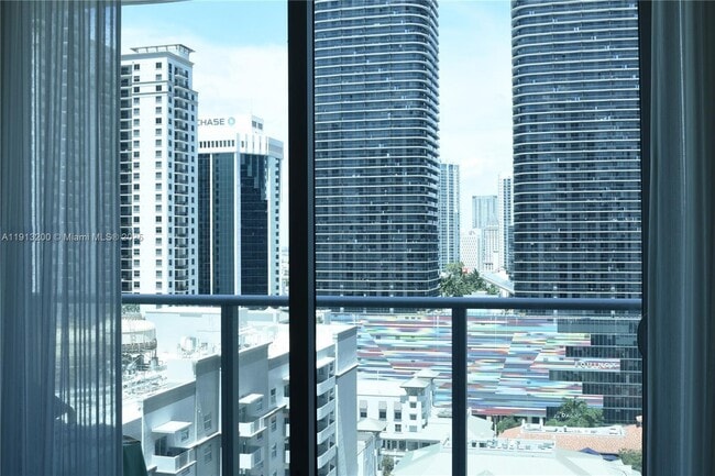 Building Photo - 1100 S Miami Ave