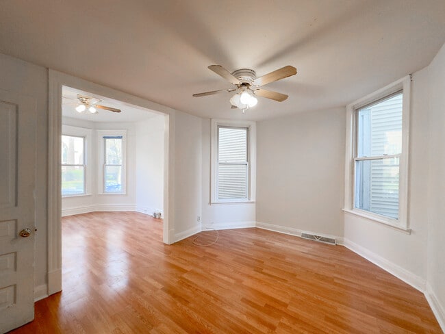 Building Photo - 1910 N Kedvale Ave