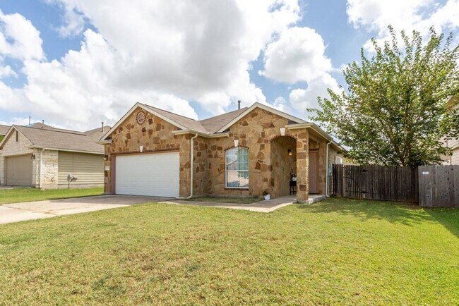 Building Photo - Open Floorpan is Move in Ready just for yo...