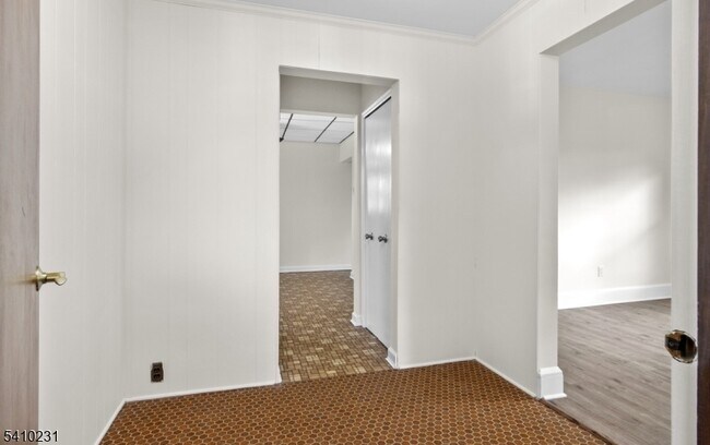 Foto del edificio - 87 E Somerset St