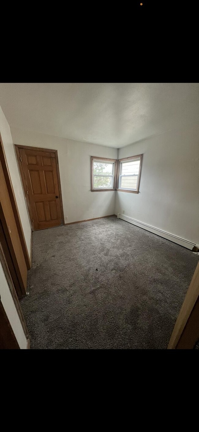 Foto del edificio - 1571 S 76th St