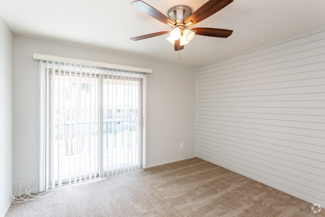 2 BR, 1 BA - 825 SF - Villa Pacific Apartments *$500.00 off *