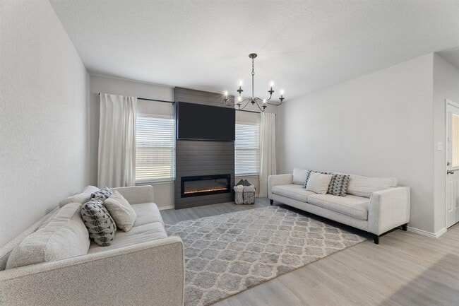 Foto del edificio - 717 Peak Pl