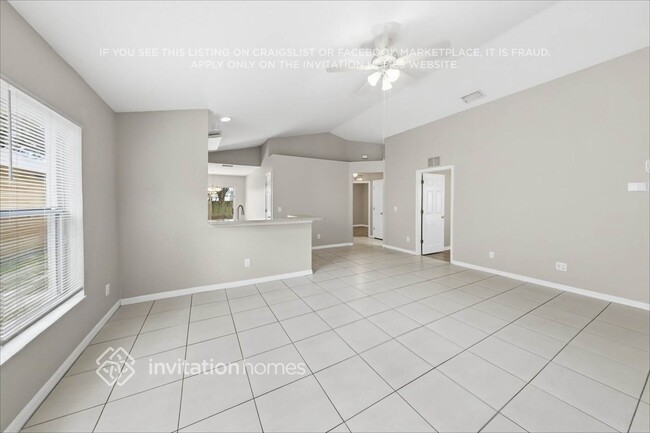 Building Photo - 10353 Lakeside Vista Dr