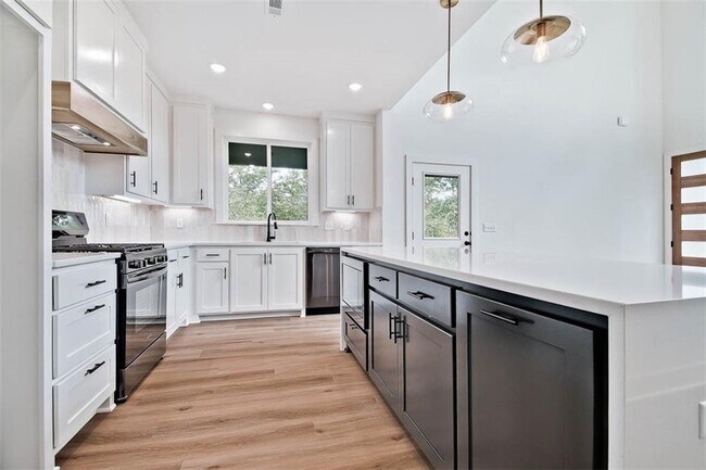 Building Photo - 3 Latheron Ln