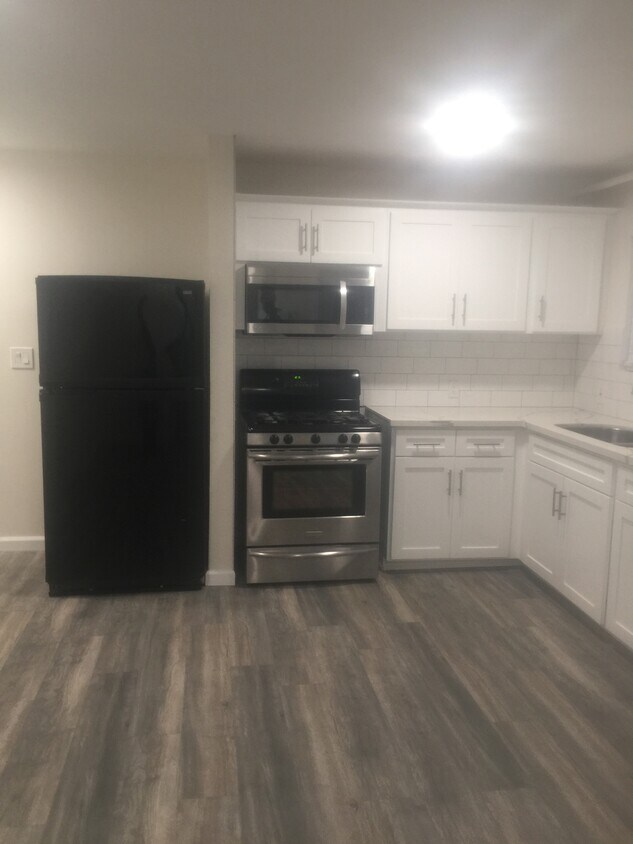 Primary Photo - 516 W Century Blvd