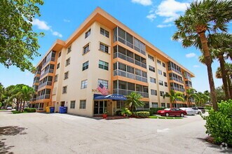 Building Photo - 290 W Palmetto Park Rd