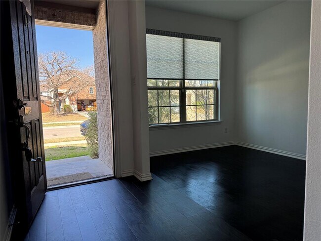 Building Photo - 623 Pheasant Hill Ln